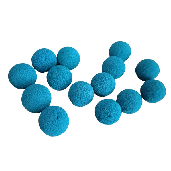 Pipe cleaning balls